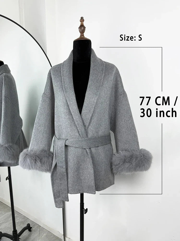 Lamoury Fashion | Élégant manteau en laine avec col en fourrure